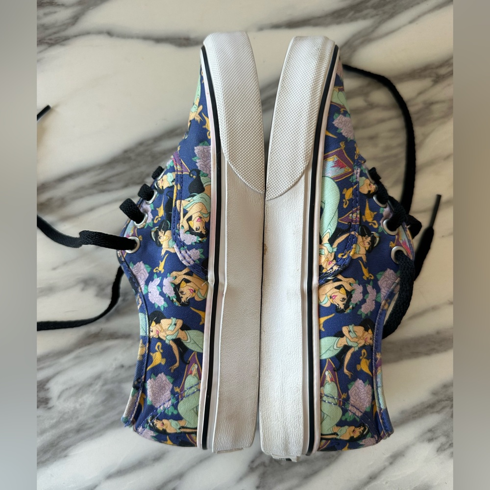 Vans x Disney Jasmine Sneakers - Picture 8 of 10